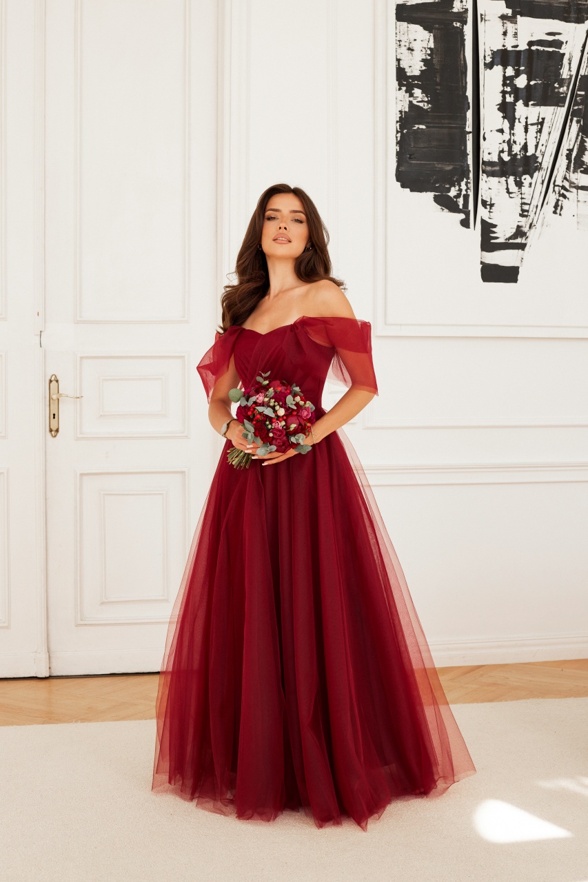 ROSE maxi - bordowa, tiulowa sukienka z opadającymi rękawkami - Cocktail Shock zdjęcie 3