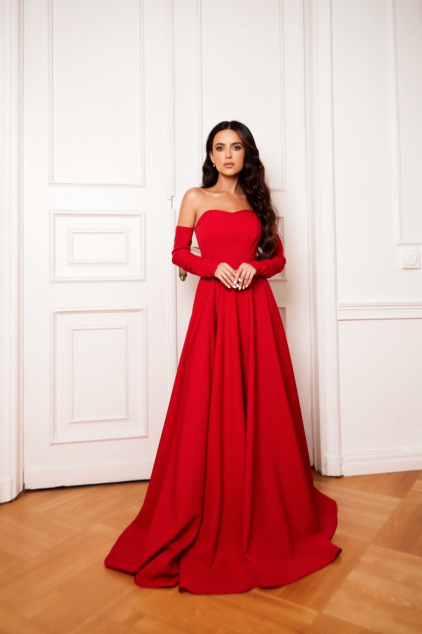 COMELY - czerwona sukienka na wesele z rękawiczkami