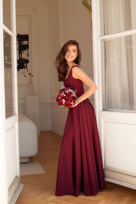 AURELIA - suknia maxi z dekoltem karo