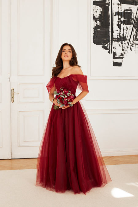 ROSE maxi - bordowa, tiulowa sukienka z opadającymi rękawkami