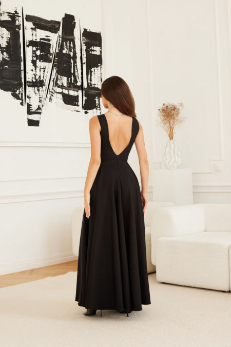 AMBER - klasyczna sukienka z efektownie wyciętymi plecami