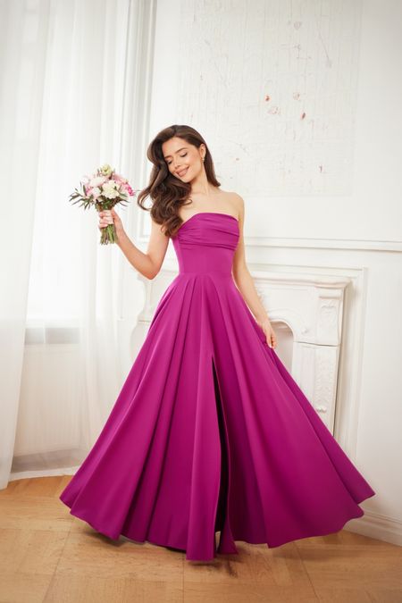 MIA - sukienka z drapowanym gorsetem