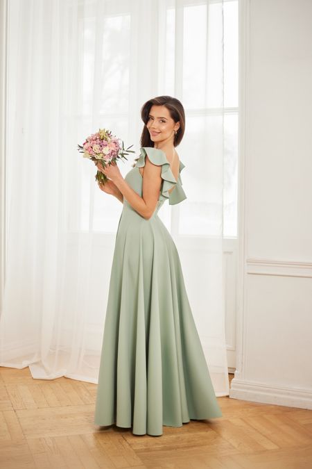 ROZALIA  - długa suknia na regulowanych ramiączkach z rozporkiem i falbanką