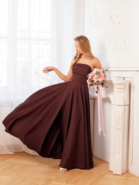 MIA - gorsetowa sukienka drapowana z rozporkiem w kolorze czekolady